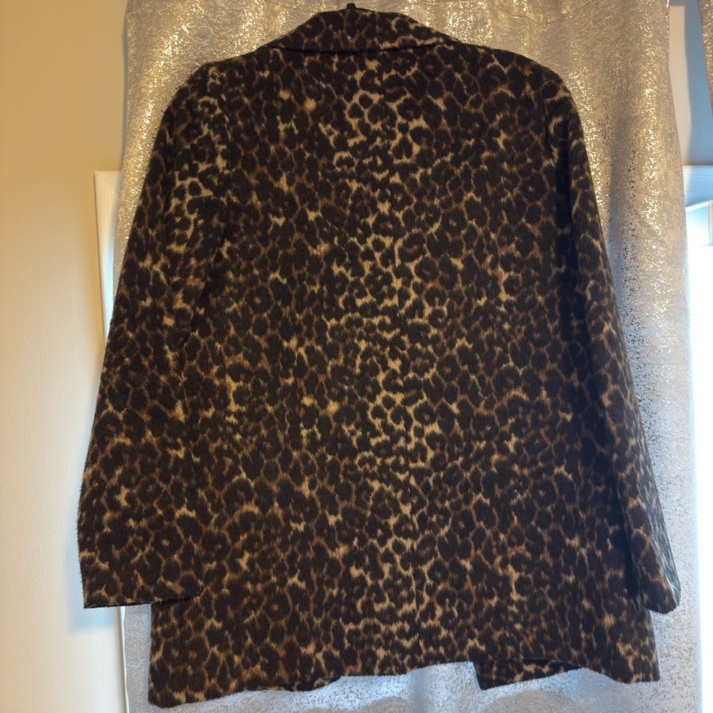 T Tahari Leopard Print Coat - Picture 4 of 4